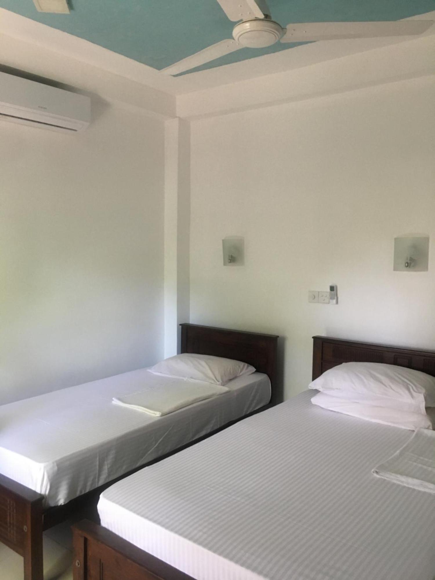 Anthony Guesthouse Hikkaduwa Exterior foto
